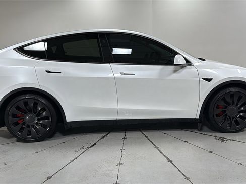 Used 2025 Tesla Model Y Performance image 6