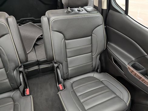 Used 2023 GMC Acadia Denali w/ Black Diamond Edition image 16