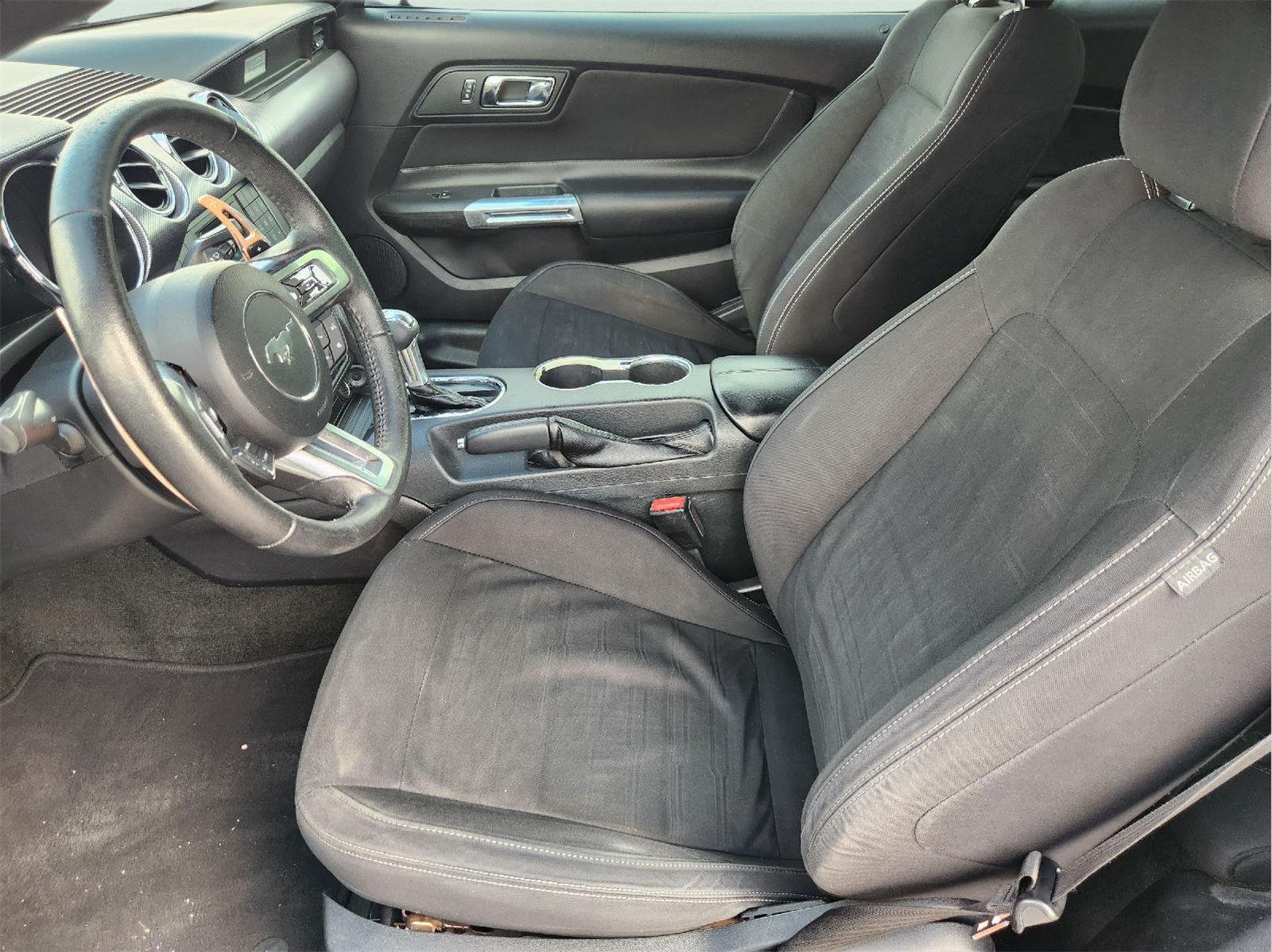 Used 2017 Ford Mustang Coupe RWD image 13