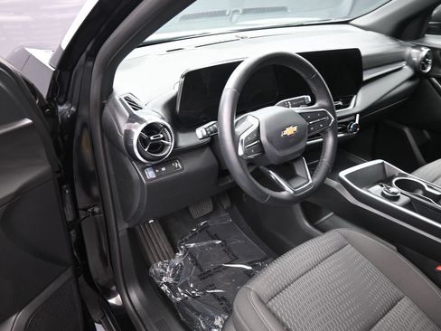 Used 2026 Chevrolet Equinox LT FWD image 12