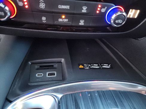 Used 2024 Buick Enclave Essence w/ Experience Buick Package image 38