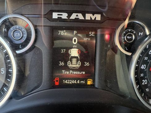 Used 2019 RAM 1500 Big Horn AWD/4WD image 23