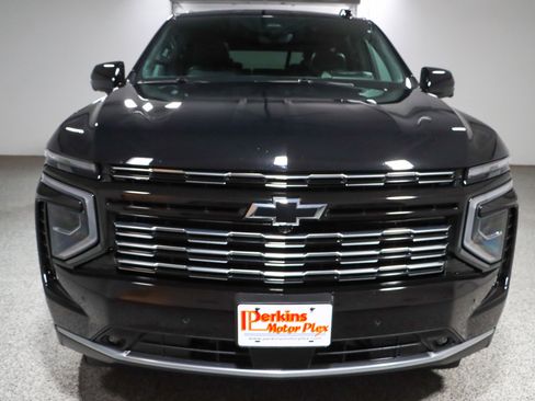 Used 2025 Chevrolet Tahoe High Country w/ Sun And Tow Package AWD/4WD image 4