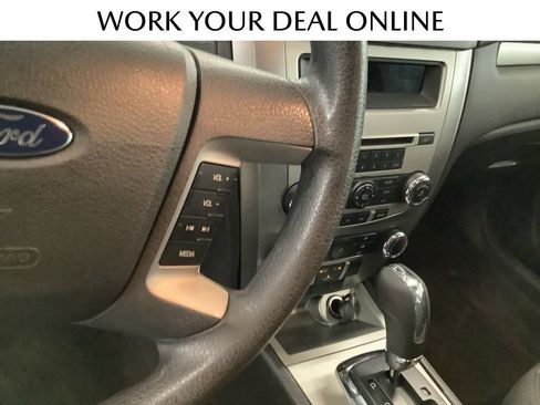 Used 2010 Ford Fusion SE FWD image 18