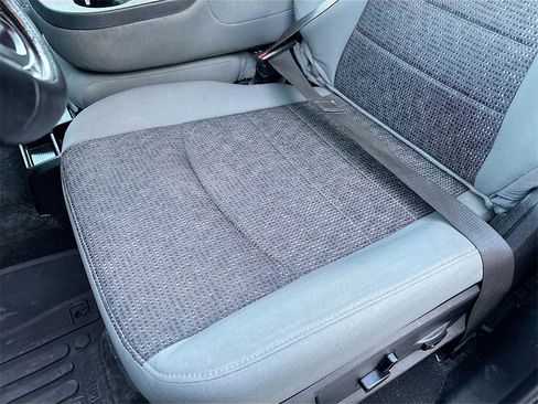 Used 2019 RAM 1500 Big Horn image 18