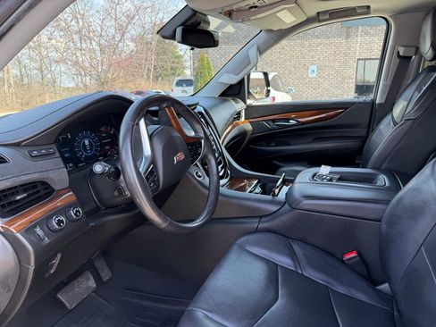 Used 2020 Cadillac Escalade Premium Luxury w/ Escalade Sport Edition image 10