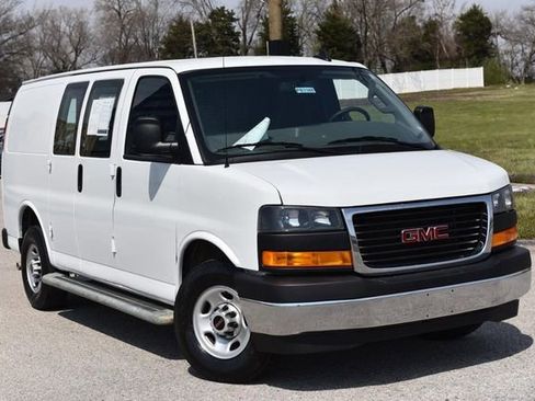Used 2024 GMC Savana 2500 w/ Driver Convenience Package image 2