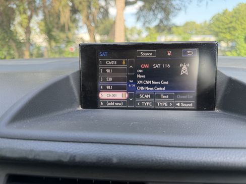 Used 2014 Lexus CT 200h FWD image 22