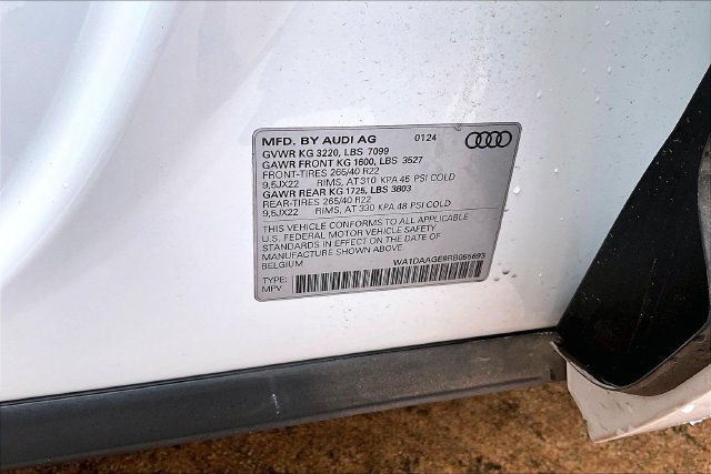 Used 2024 Audi Q8 e-tron Prestige AWD/4WD image 35