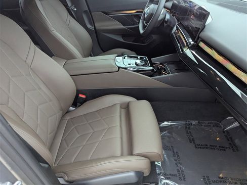 Used 2026 BMW i5 eDrive40 image 23