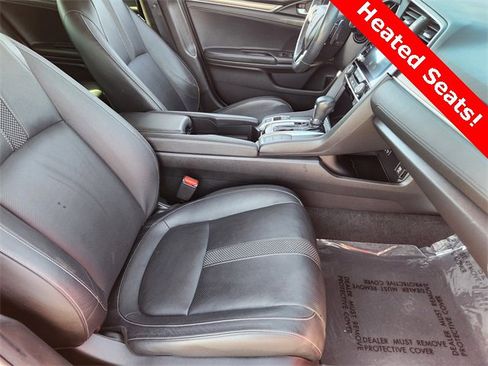 Used 2019 Honda Civic Touring image 15
