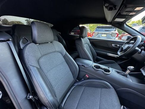 Certified 2026 Ford Mustang Convertible RWD image 33