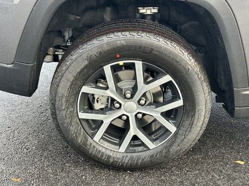 New 2025 Jeep Grand Cherokee Limited w/ Luxury Tech Group II image 17