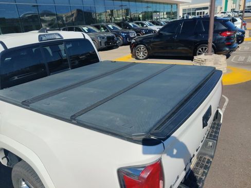 Used 2016 Toyota Tacoma Limited image 6