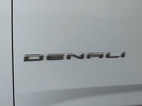 Used 2024 GMC Yukon Denali w/ Denali Reserve Package AWD/4WD image 6