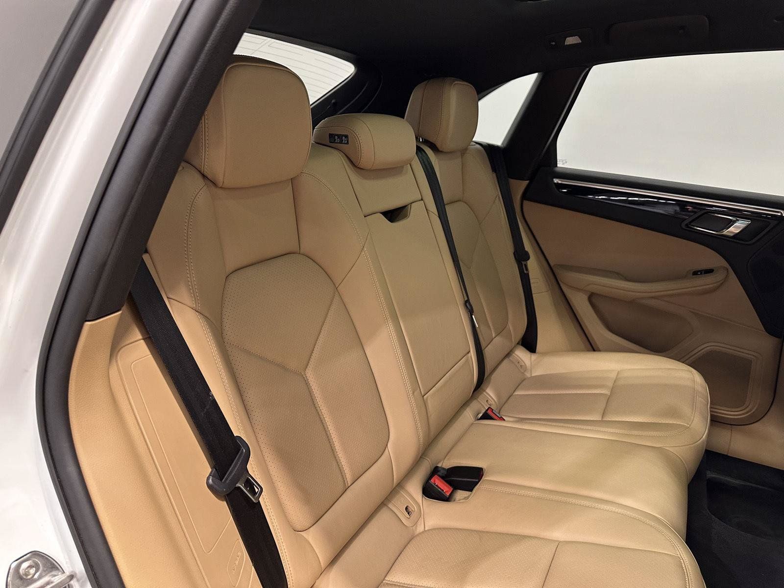 Used 2018 Porsche Macan AWD/4WD image 39