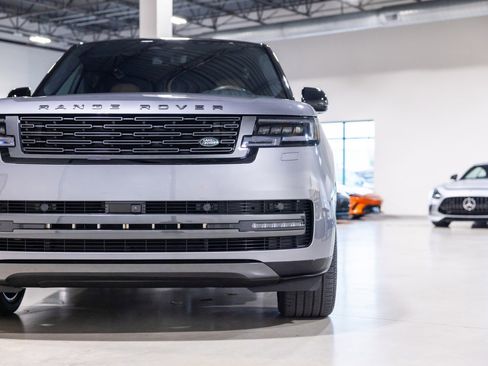 Used 2025 Land Rover Range Rover SE AWD/4WD image 20