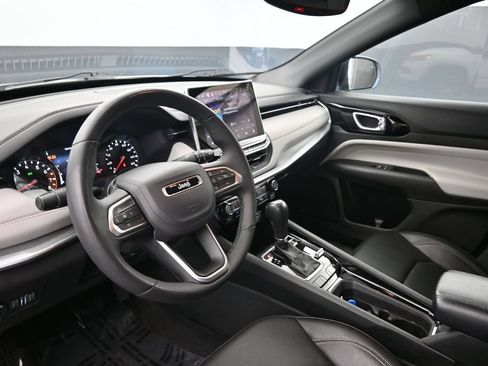 Used 2025 Jeep Compass Limited AWD/4WD image 19