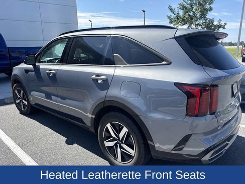 Used 2023 Kia Sorento EX w/ Panoramic Sunroof Package FWD image 2