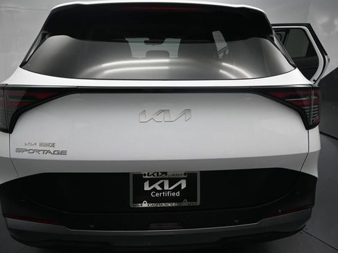 Certified 2026 Kia Sportage EX w/ EX Panorama Roof Package FWD image 9
