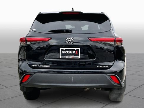 Used 2021 Toyota Highlander XLE image 5