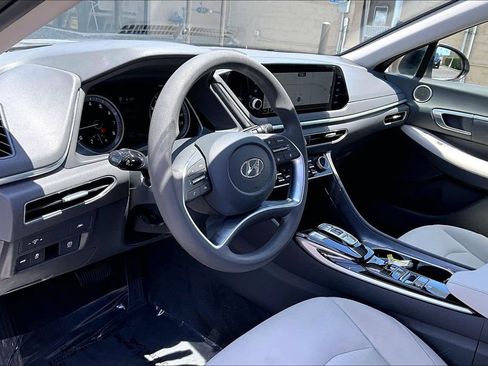 Certified 2023 Hyundai Sonata SEL w/ Preferred Accessory Package FWD image 9