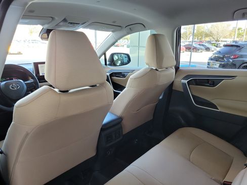 Certified 2025 Toyota RAV4 LE image 26