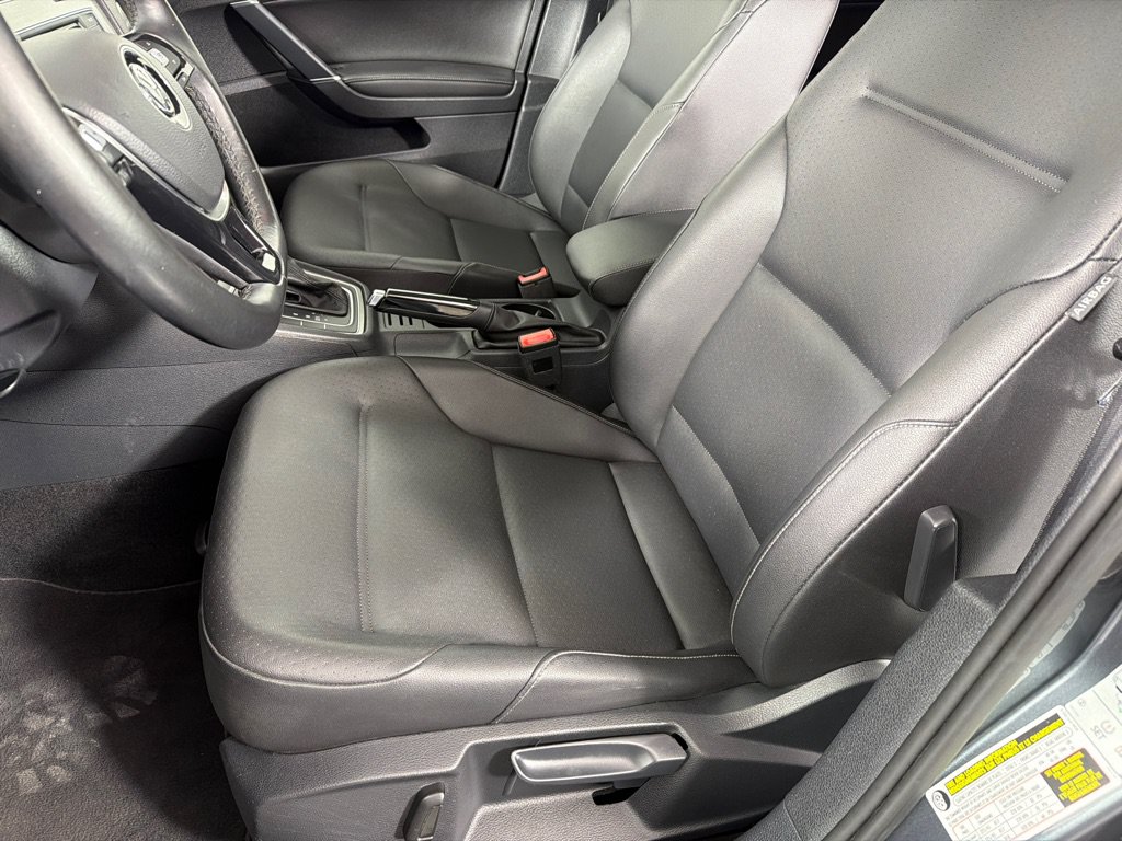 Used 2016 Volkswagen Golf SE FWD image 12