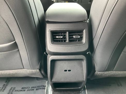 Used 2024 Chevrolet Equinox EV LT FWD image 32
