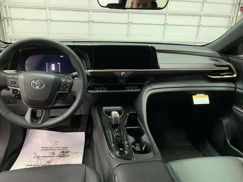 New 2026 Toyota Crown Signia image 12