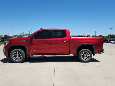 Used 2021 GMC Sierra 1500 AT4 w/ AT4 Value Package AWD/4WD image 2