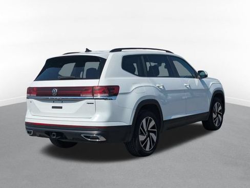 Used 2024 Volkswagen Atlas SE AWD/4WD image 3