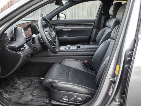 Used 2025 Genesis G90 3.5T image 6