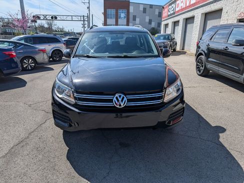 Used 2017 Volkswagen Tiguan Limited w/ Premium Package image 3