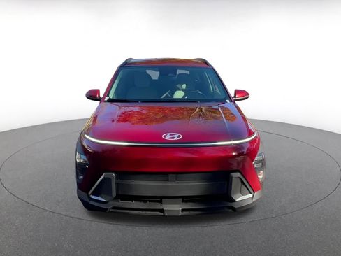 Used 2025 Hyundai Kona SEL image 3