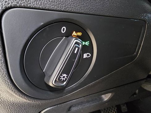 Used 2019 Volkswagen Tiguan SE FWD image 31