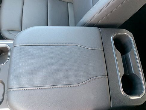 New 2026 GMC Sierra 1500 SLT w/ SLT Convenience Package image 23