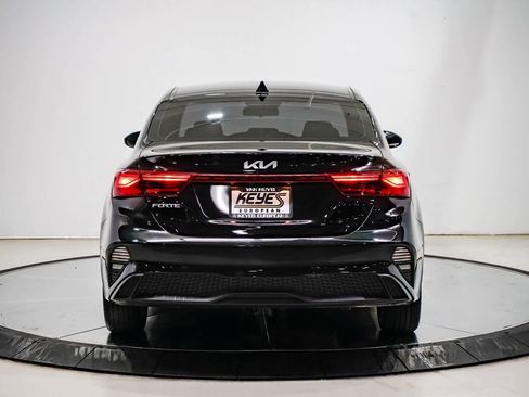 Used 2023 Kia Forte LXS image 3