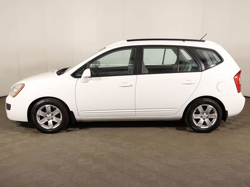 Used 2007 Kia Rondo LX w/ Convenience Pkg image 12