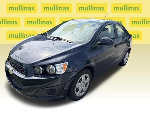 Used 2016 Chevrolet Sonic LS FWD image 2