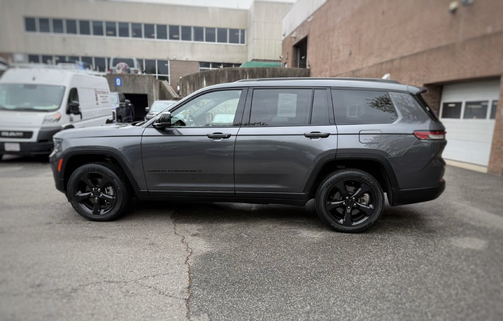 Used 2023 Jeep Grand Cherokee L Laredo AWD/4WD image 14