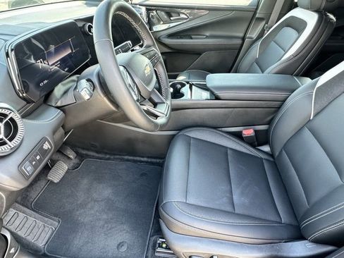 New 2025 Chevrolet Blazer EV LT image 6