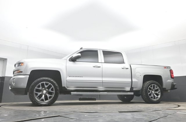 Used 2018 Chevrolet Silverado 1500 LT w/ All Star Edition AWD/4WD image 43