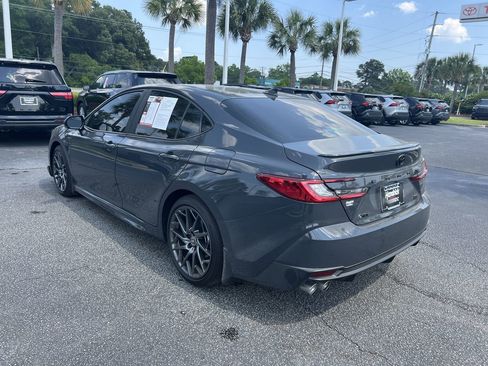 Used 2025 Toyota Camry SE w/ Convenience Package FWD image 8