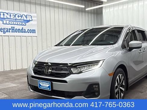 Certified 2026 Honda Odyssey EX-L image 1