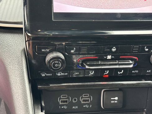 Certified 2023 Jeep Grand Cherokee Laredo w/ Luxury Tech Group I AWD/4WD image 28