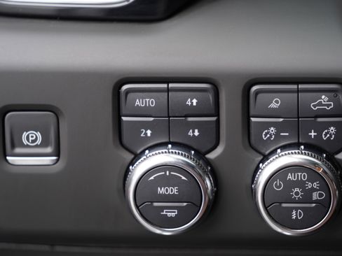 Used 2025 GMC Sierra 3500 Denali Ultimate image 18