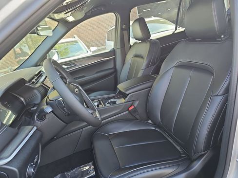 New 2025 Jeep Grand Cherokee L Limited w/ Trailer Tow Package image 17