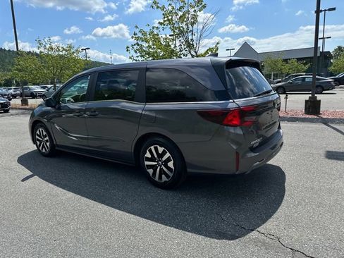 Used 2025 Honda Odyssey EX-L image 3