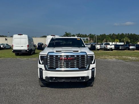 Used 2024 GMC Sierra 2500 Denali w/ Denali Reserve Package AWD/4WD image 8